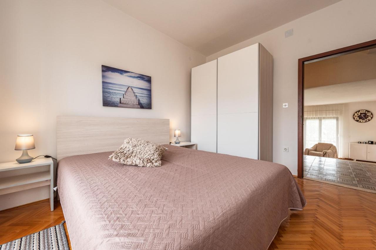 Beachfront Apartment Lostura Turanj Eksteriør bilde