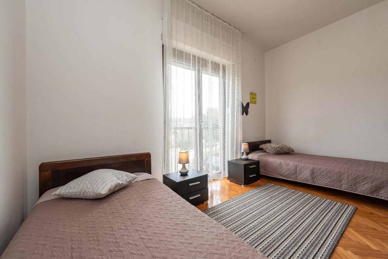 Beachfront Apartment Lostura Turanj Eksteriør bilde